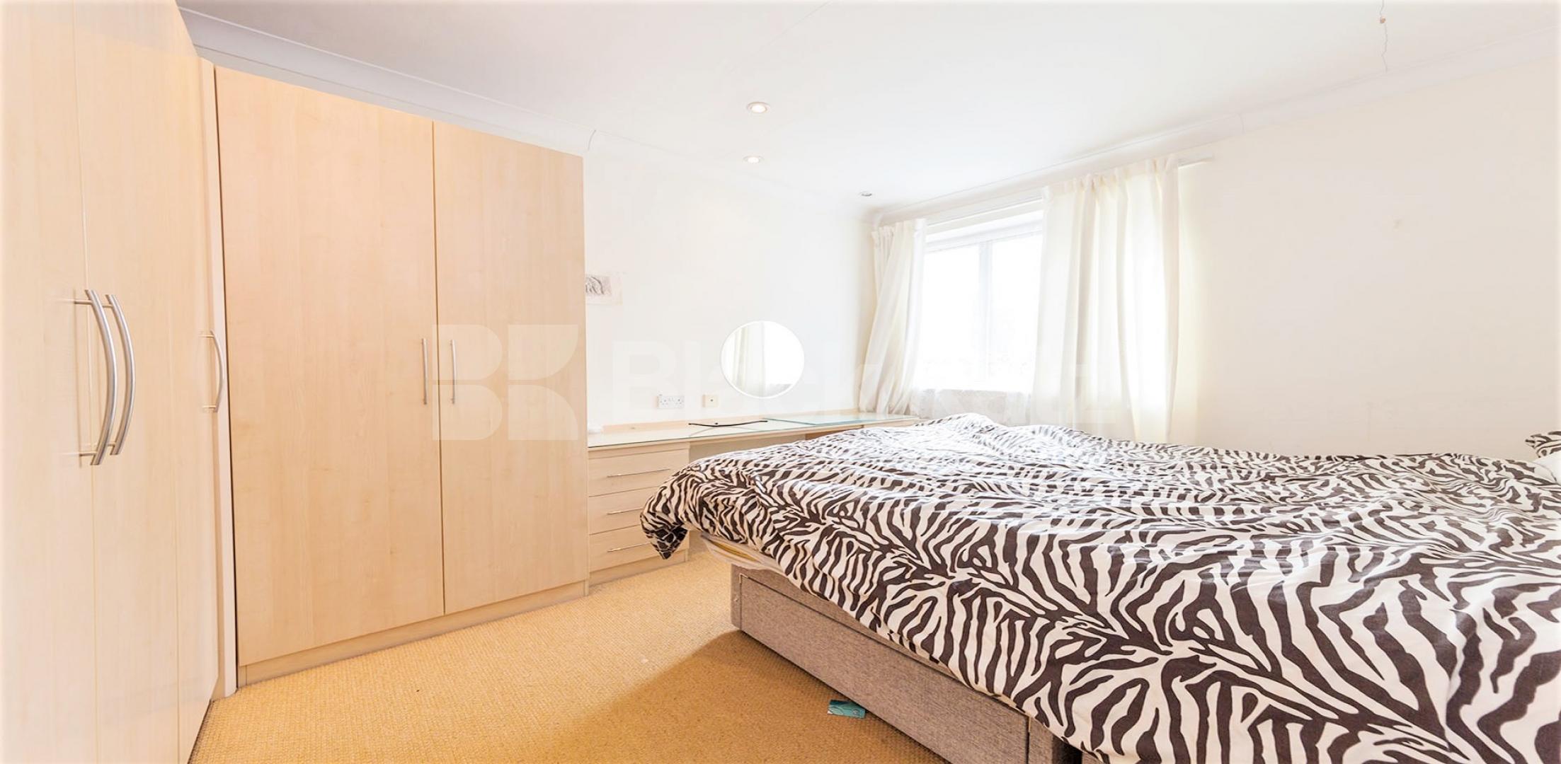 Modern and Central Apartment Connell Crescent , Park Royal